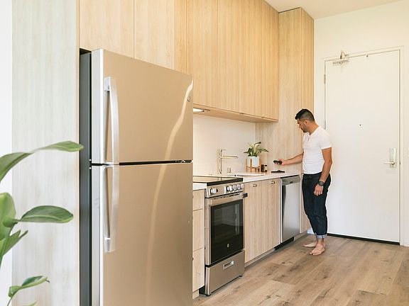 4th image of 3732 10th Ave APT 202
