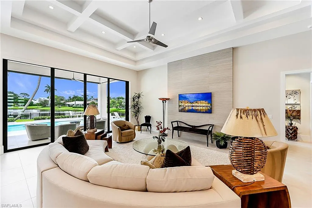 3 bed, 3.5 bath, 3045 sqft, $40,000 — Photo 2