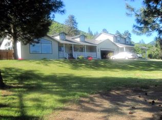 568 Wards Creek Rd, Rogue River, OR 97537