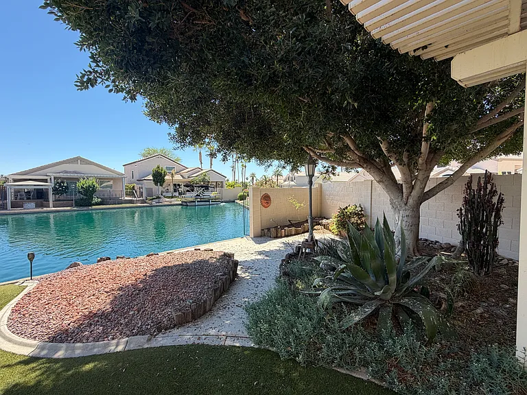 8977 W Lisbon Ln — Photo 29