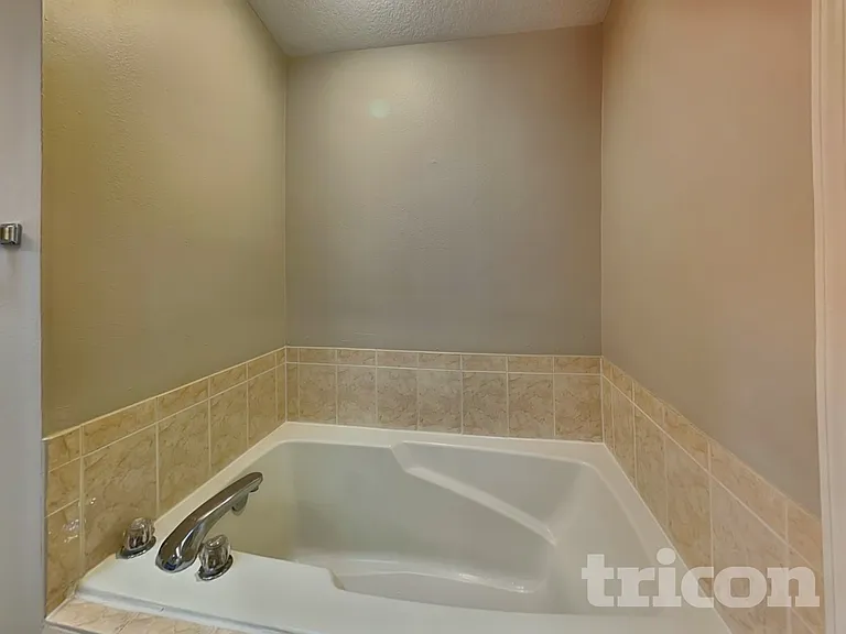 1900 Kettler Dr — Photo 15
