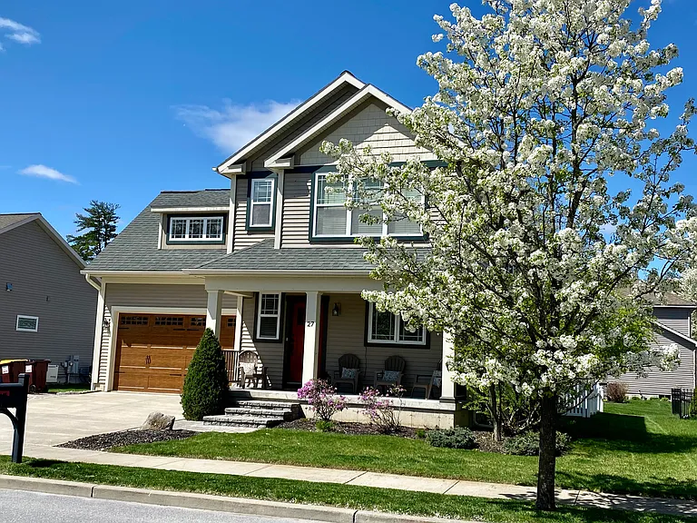 27 Central Ave — Photo 1