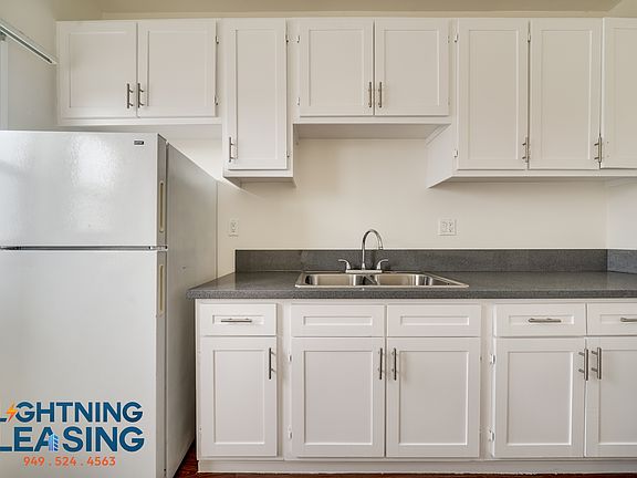 5th image of 1057 S Normandie Ave #301D