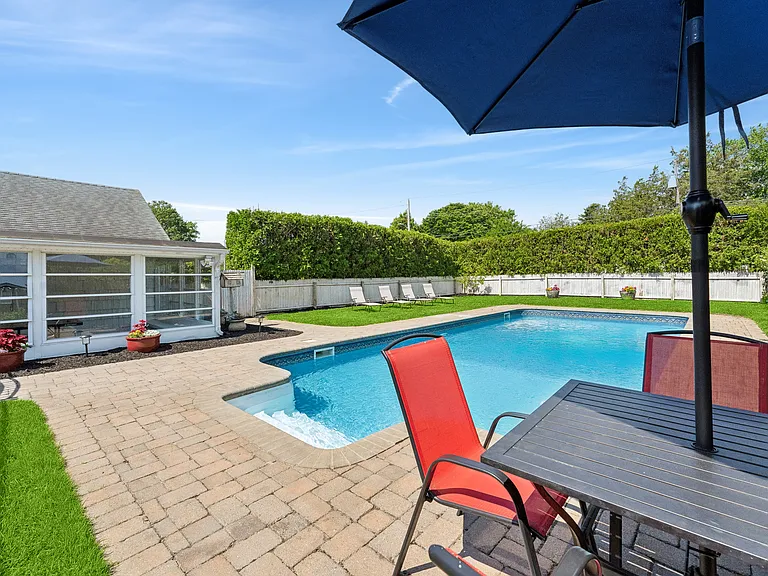 16 Hampton Harbor Rd — Photo 1