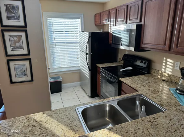 137 Markham Dr #C, Gulfport, MS 39507