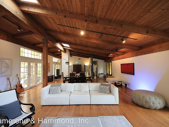 3rd image of 4567 Tara Dr