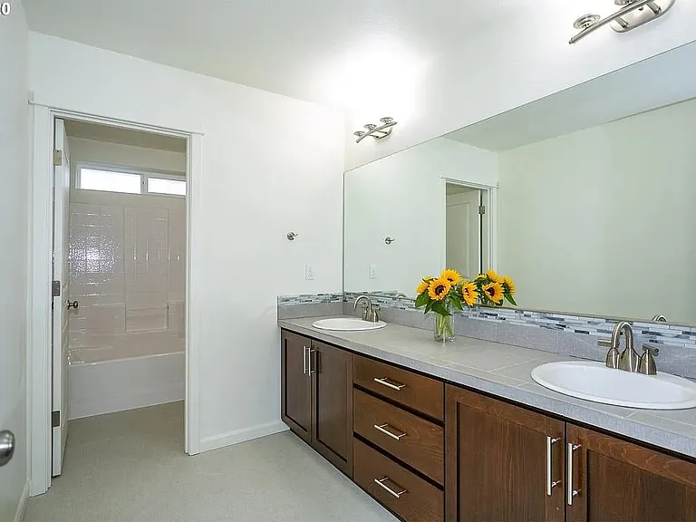 153 NE Porto Way — Photo 12