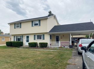 25850 Matilda Ave, Flat Rock, MI 48134