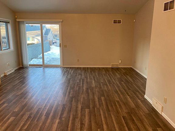 4th image of 5860 Woodland Dr