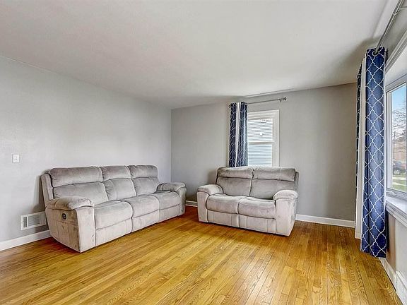 3rd image of 1227 Bingham Ave