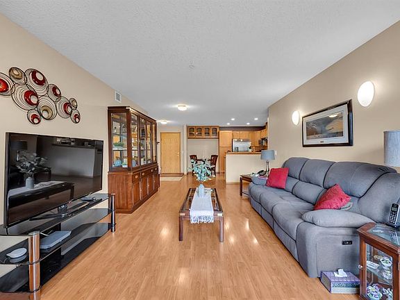 3rd image of 728 W Country Hills Rd NW #106