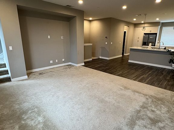 4th image of 81 Sea Crest Dr #1