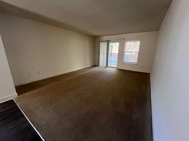 Avery Close Condominiums — Photo 107