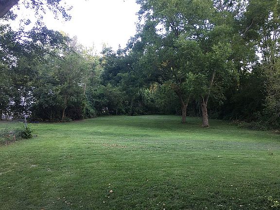 4th image of 707 Rogers Dr
