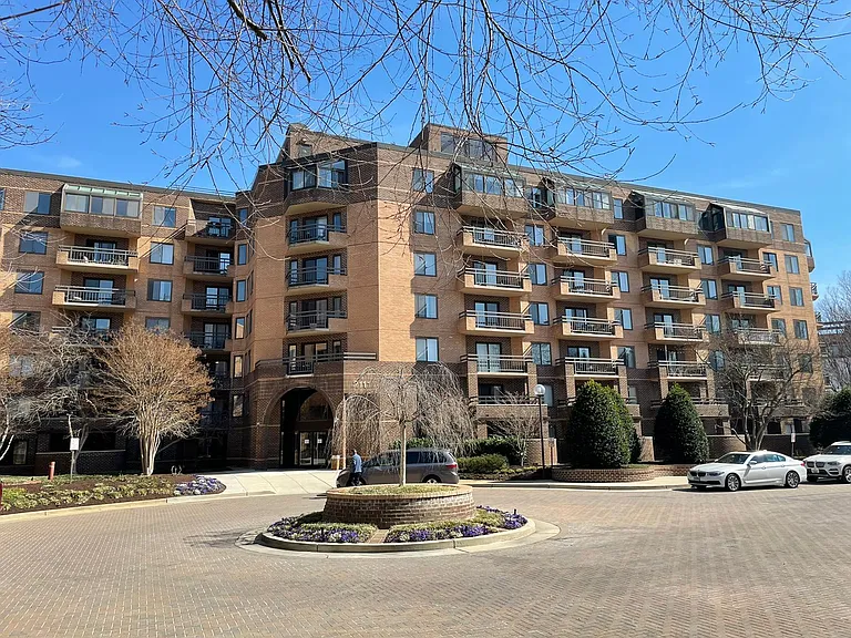 2111 Wisconsin Ave NW #418 — Photo 38