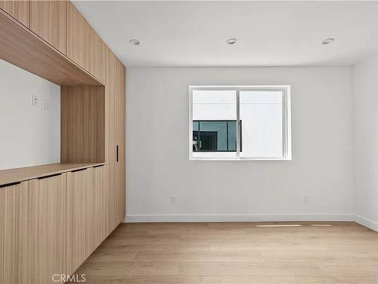 13942 Vanowen St #13942 — Photo 15