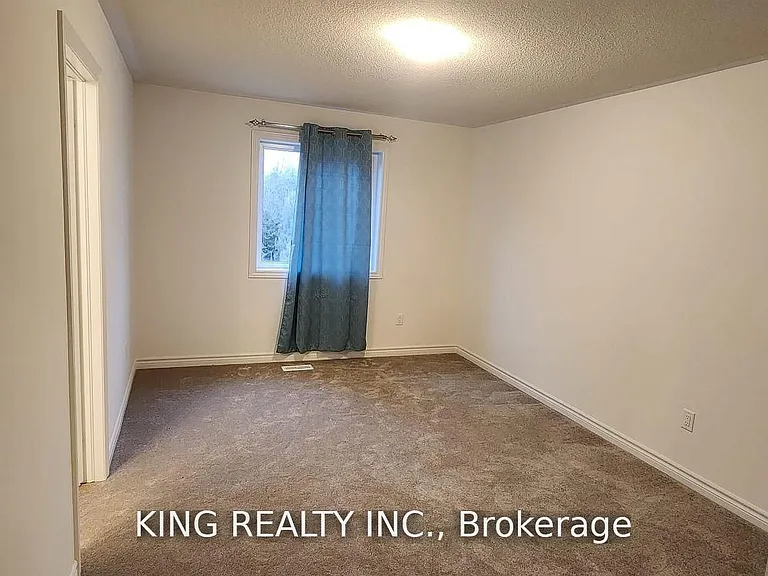 373 Russell St — Photo 24
