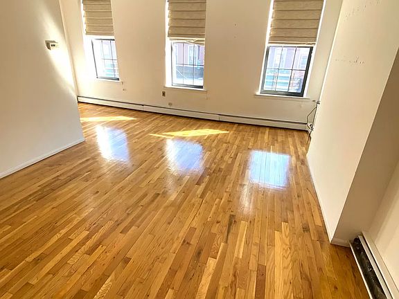 4th image of 294 Smith St #1