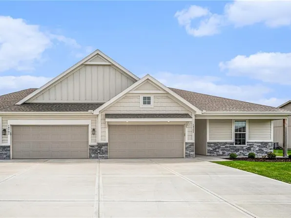 19703 W 196th St, Spring Hill, KS 66083