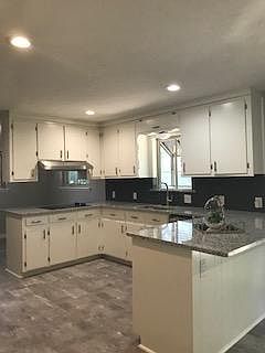 3rd image of 6805 Corona Dr