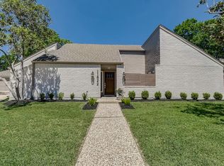 11822 Drexelbrook Dr, Houston, TX 77077