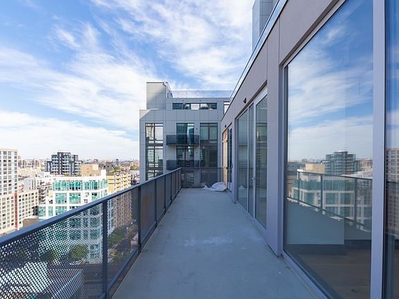 4th image of 42-22 27th St #1101AA