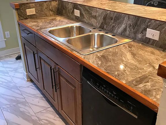 2nd image of 1012 Park Ave Unit 4