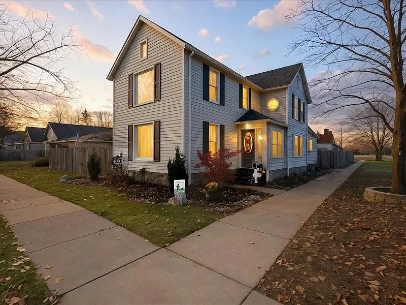 4 bed, 2.0 bath, 1980 sqft, $2,500 — Photo 1