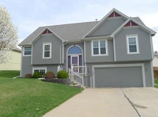 1031 Silverleaf Ln, Liberty, MO 64068