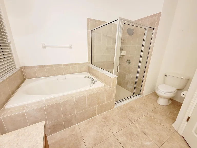 412 Summerlyn Dr — Photo 12