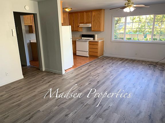 4th image of 993 East Ave #D