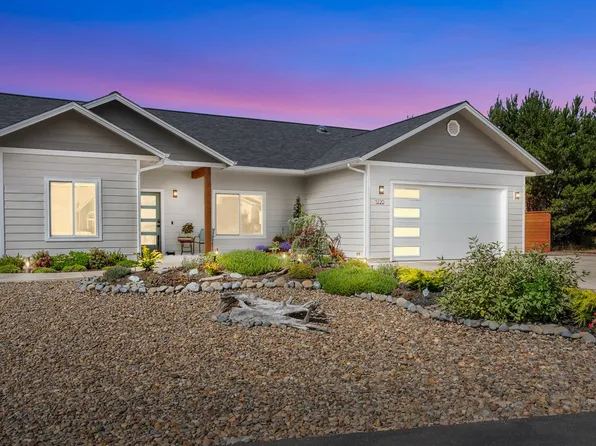 5220 Dunewood Dr, Florence, OR 97439