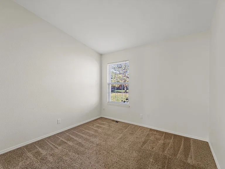 6082 Colony Cir — Photo 18