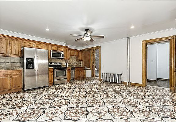 2nd image of 213 Hancock St APT 1