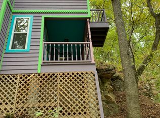 5 Ming St, Eureka Springs, AR 72632