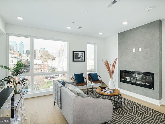 4th image of 1507 Christian St #Penthouse 5