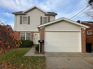 22495 E 10 Mile Rd, Saint Clair Shores, MI