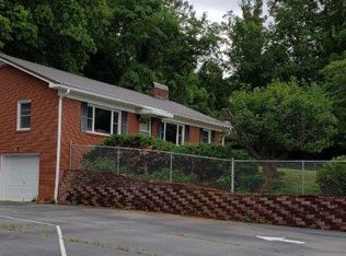 45 Hill St, Candler, NC 28715