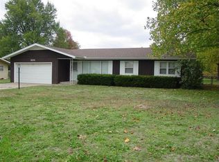 201 W Park St, Nixa, MO 65714
