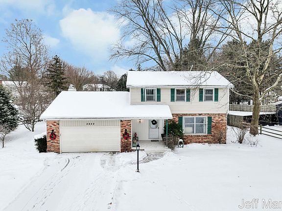 2nd image of 5622 Far Hill Dr SE