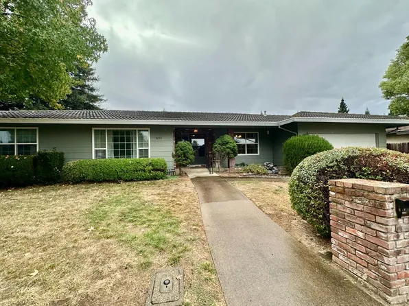 1650 W Sharon Dr, Yuba City, CA 95993