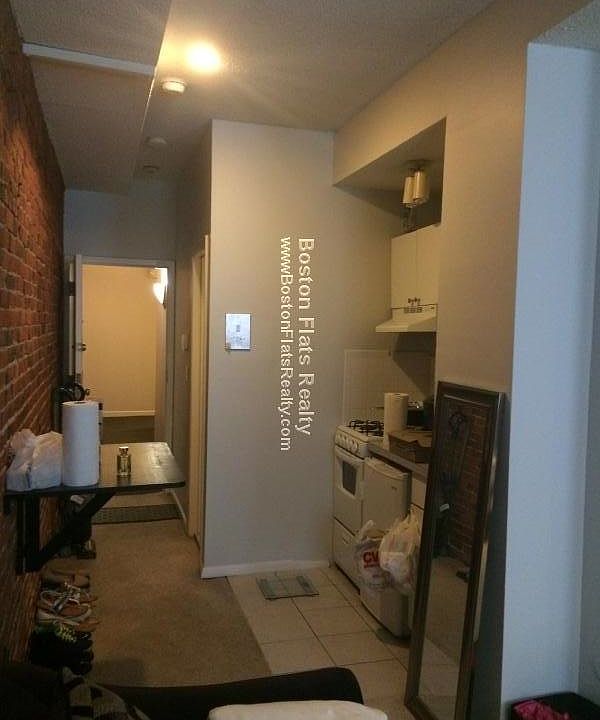 2nd image of 162 Saint Botolph St APT 03