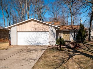 1712 Emerald Dr, Lorain, OH 44053