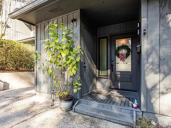 2nd image of 28 Hillbrook Way #28