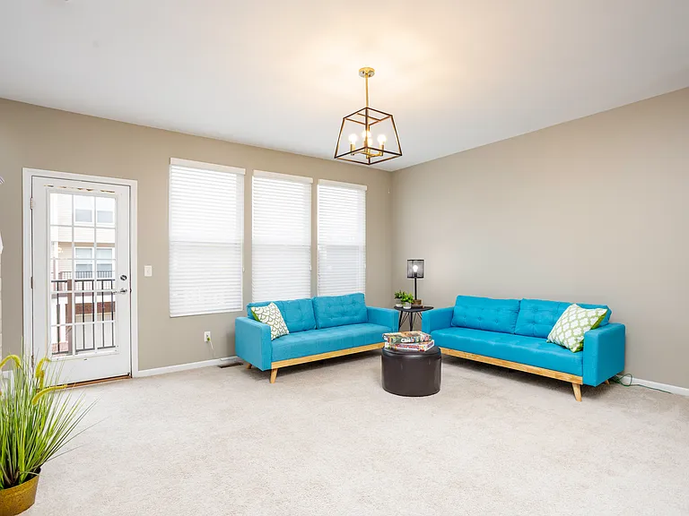 27844 Hopkins Dr — Photo 11