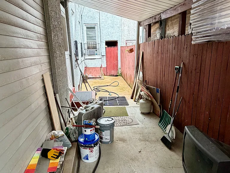 225 Carpenter St — Photo 41