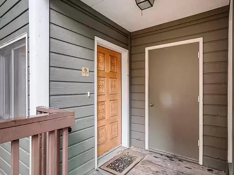 2853 Springdale Ln — Photo 2
