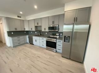 10455 Etiwanda Ave, Porter Ranch, CA 91326