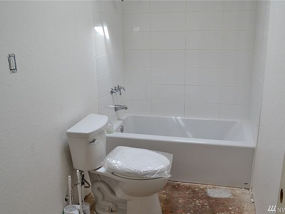 5th image of 3525 E North St