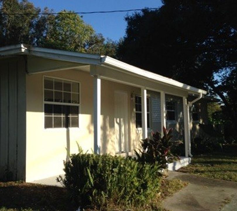 1st image of 169 Dahlia Dr